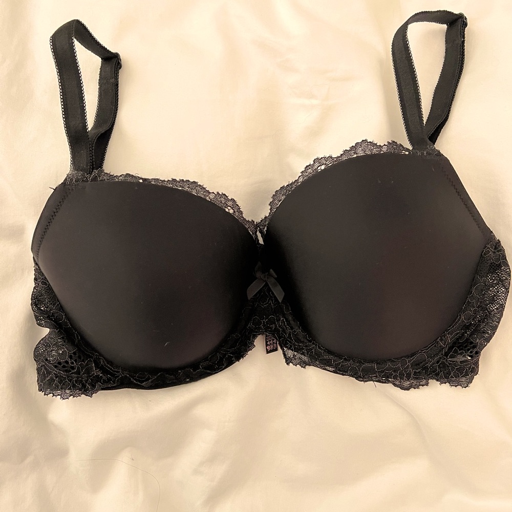 Victoria’s Secret lingerie bra